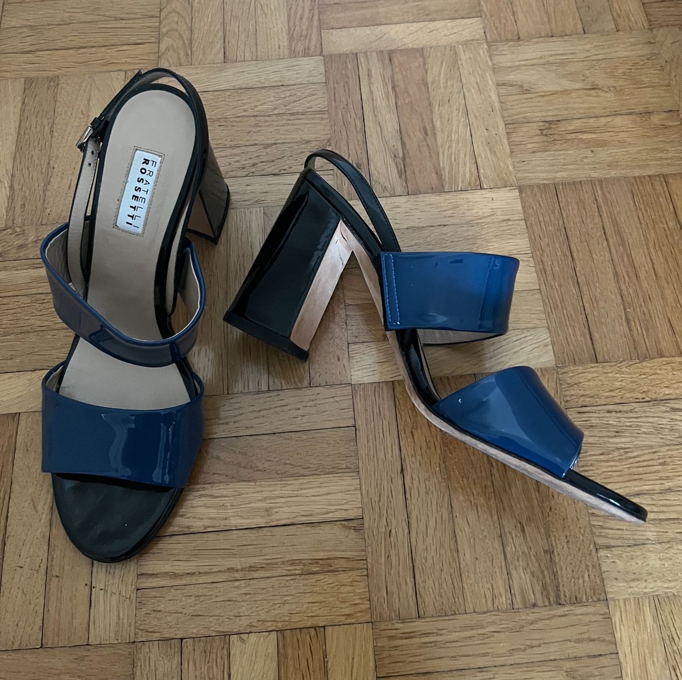 Fratelli Rossetti Scarpe da donna: Fratelli Rossetti Lackledersandale Gr. 38 – Usato da Luzern venduto da Lampion 1