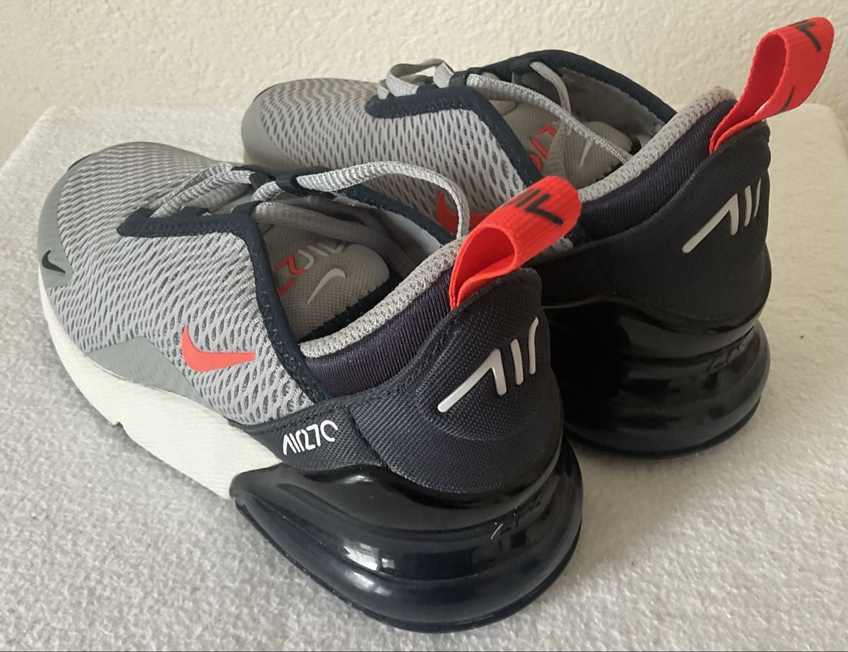 Nike Scarpe per ragazzi: Nike Air 270 baskets - pointure EUR 32 – Nuovo e nell'imballaggio originale da Corseaux venduto da Mililaforet75 1