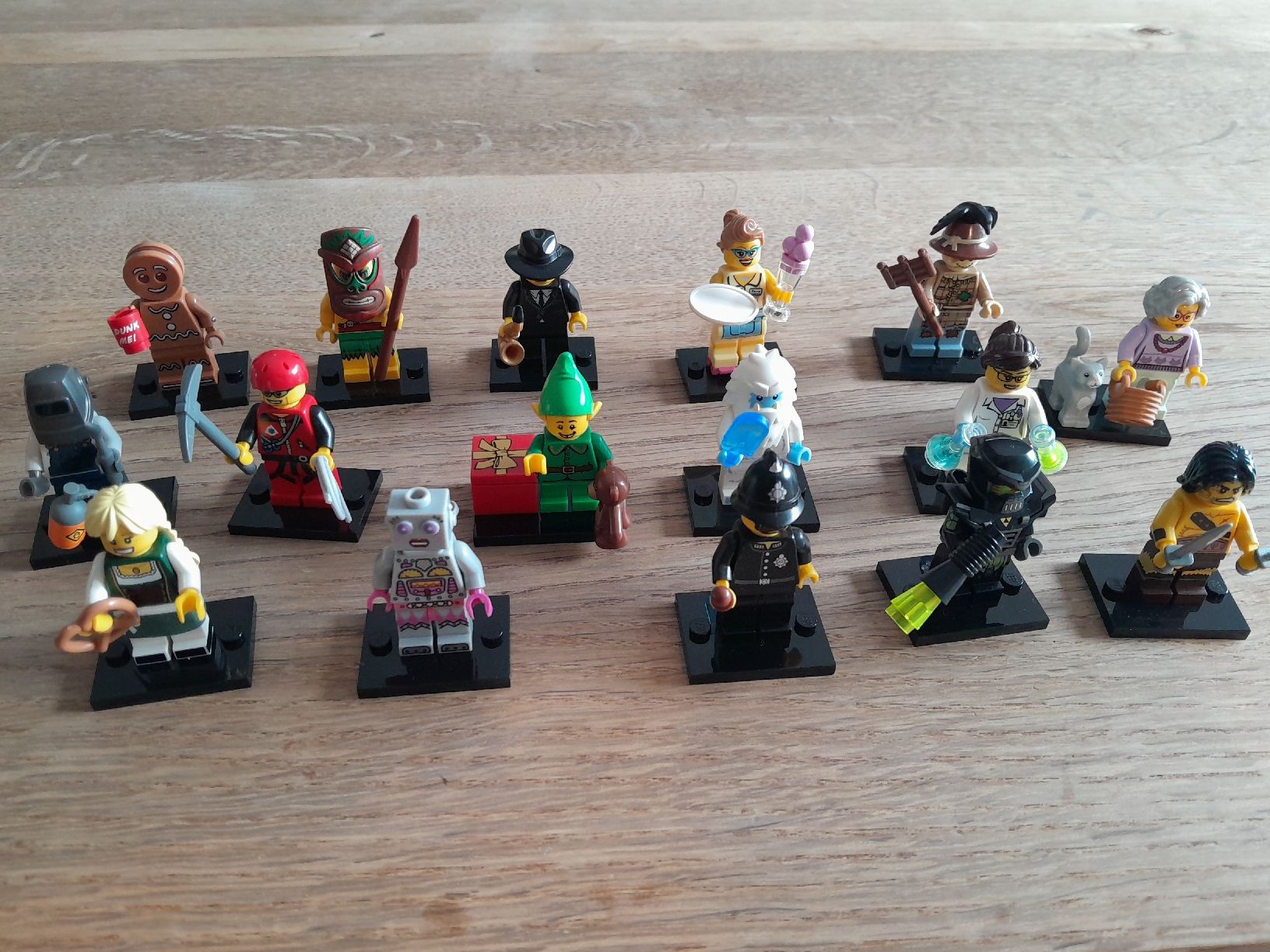 Lego Giocattoli: Lego minifigures série 11 – Usato da Bercher venduto da tonicee