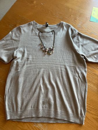 Damen Shirt Pullover mit Kette, Grösse M, Viskose