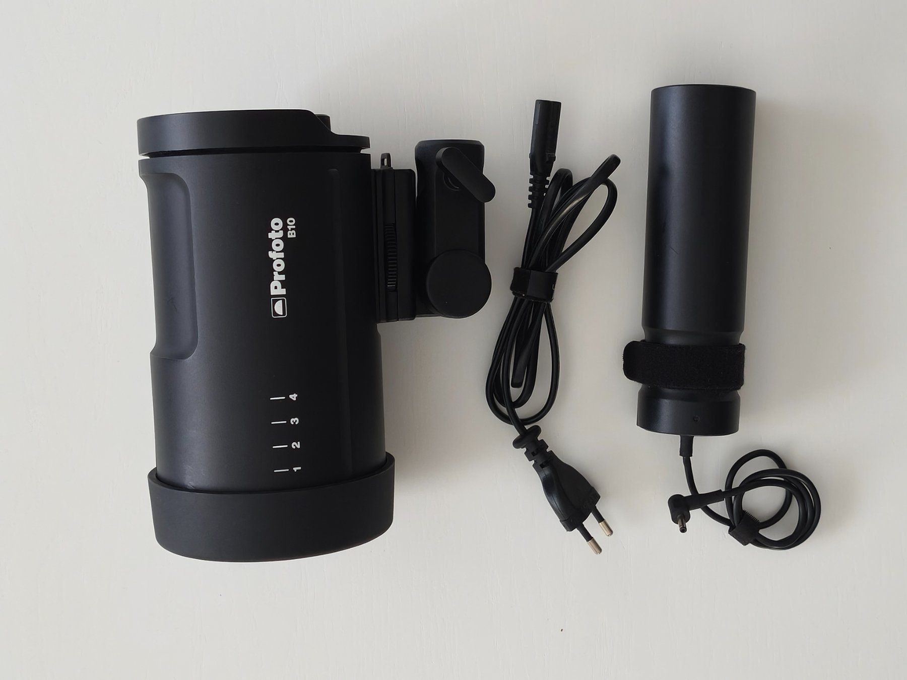 Profoto Blitze: Profoto b10 blitz – Gebraucht aus Horgen von SergeFP