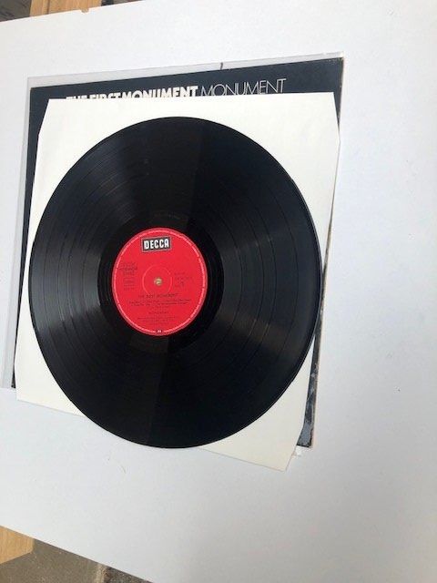 Schallplatten: Monument – Gebraucht aus Aarwangen von Jukebox3 6