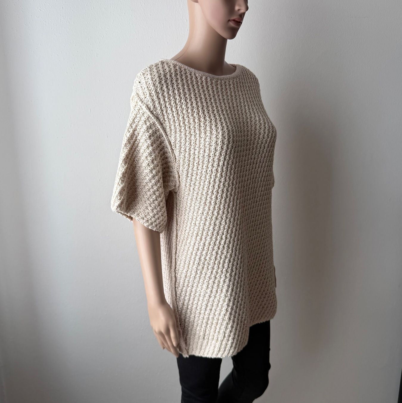 H&M T-shirt: strukturiertes, kurzärmliges Strickshirt | Silk Blend Shirt – Usato da Zürich venduto da ClosetQueen 6