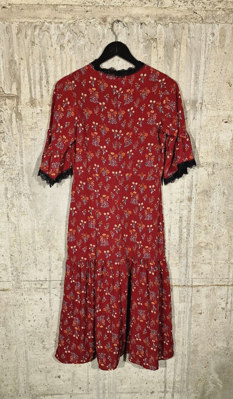 Vestiti: Damen Kleid rot Blumenmuster Grösse M/L – Usato da Affeltrangen venduto da Nataoli 4