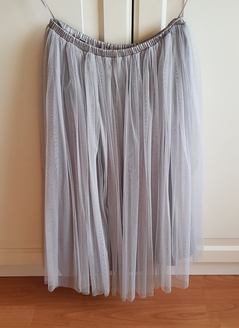 Gonne: Taubengrauer Tüllrock Lace & Beads Gr 34- 36 – Nuovo (secondo la descrizione) da Menznau venduto da Valinor 1