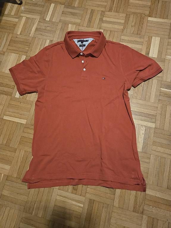 Magliette Polo: Poloshirts von Tommy Hilfiger – Usato da Kriens venduto da Ragnarson96 1