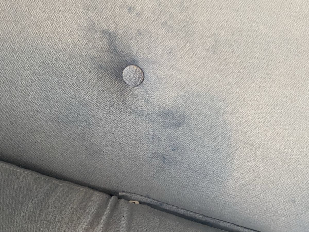 Sofas: Bettsofa hellblau mit Flecken 3-Sitzer Gebraucht – Gebraucht aus Zürich von zuerich51 1