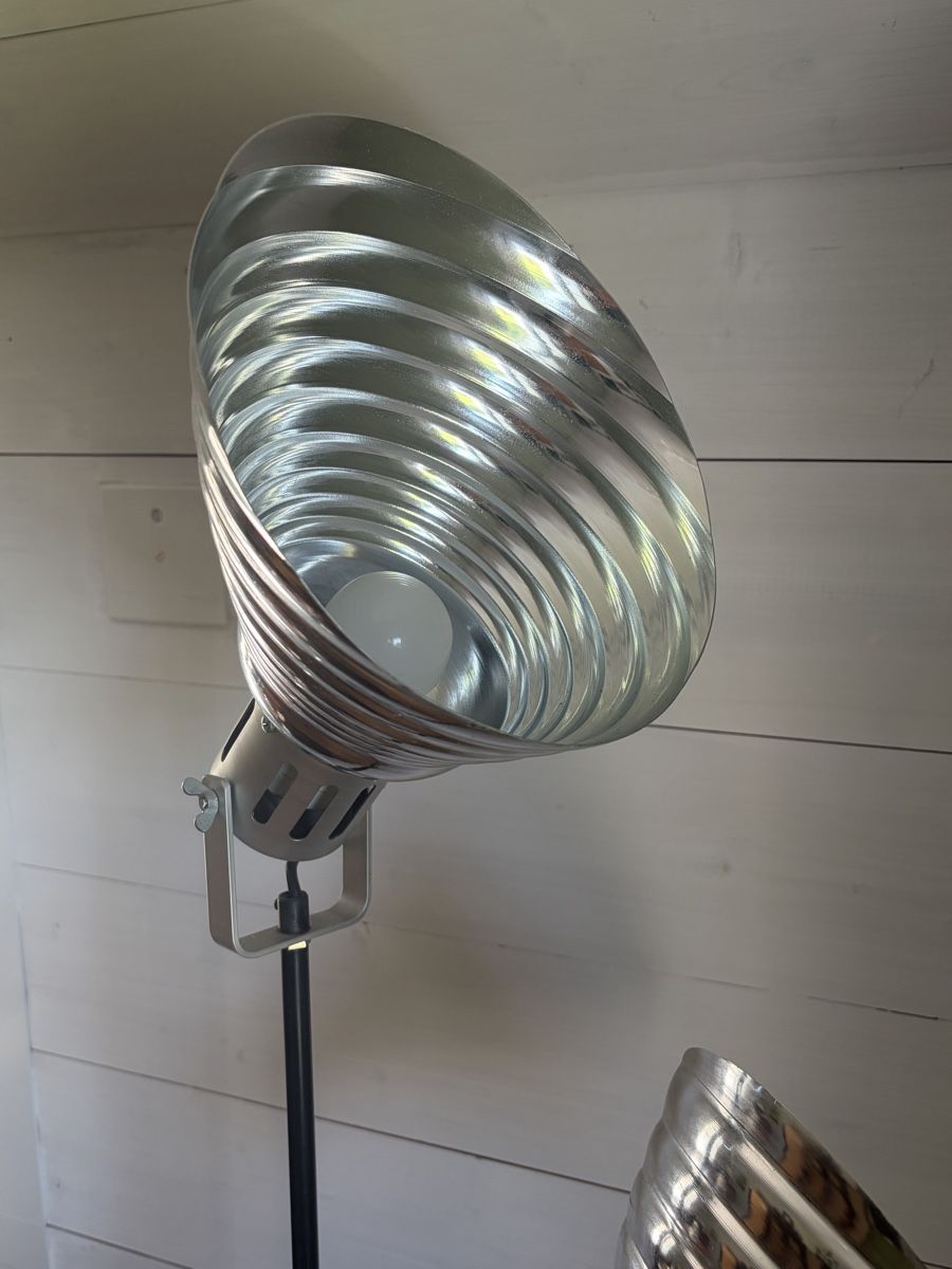 Lampade: Stehlampe im Theaterstil, Eigenbau, dimmbar – Usato da St. Gallen venduto da macauktion 3