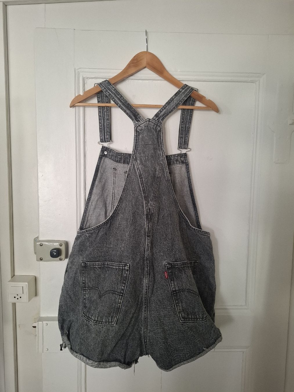 Levi's Jeans: Kurze Levis Latzhose  – Gebraucht aus Bern von Belverdere21 2