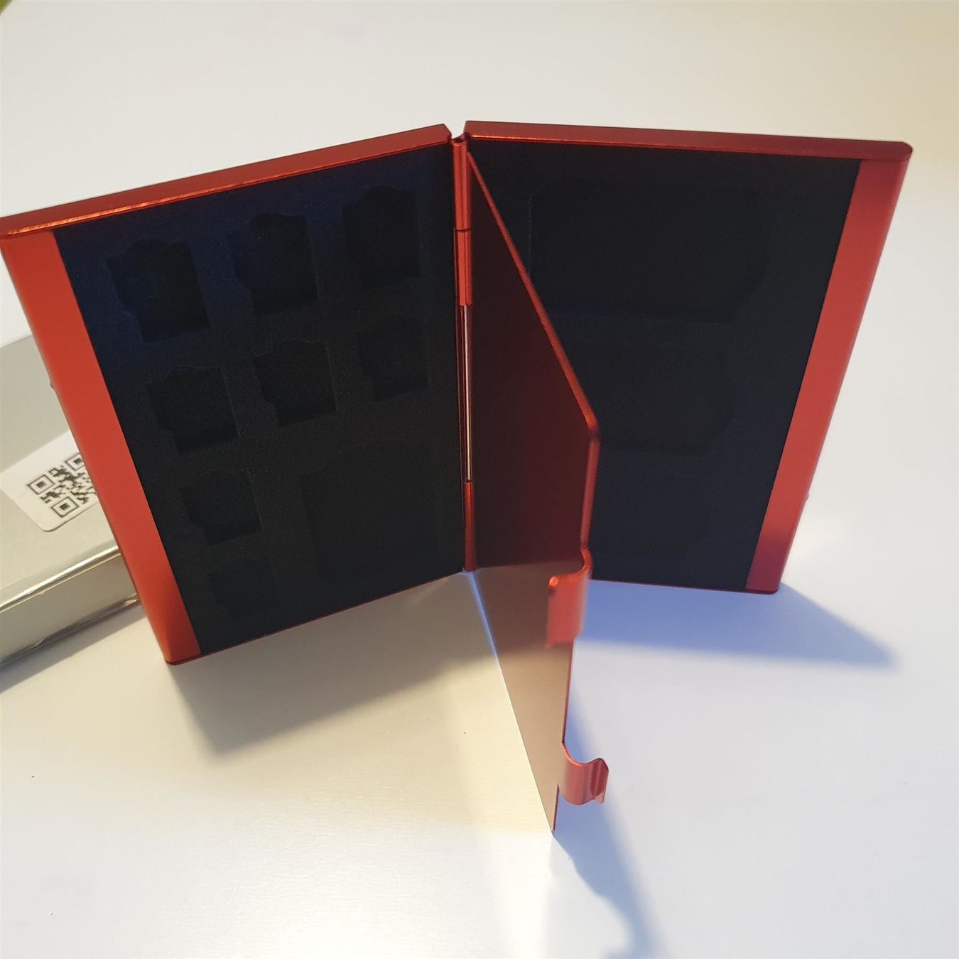 Schede di memoria: Boîtier de rangement MicroSD / SD Cartes – Nuovo (secondo la descrizione) da Yverdon-les-Bains venduto da rogi80 4