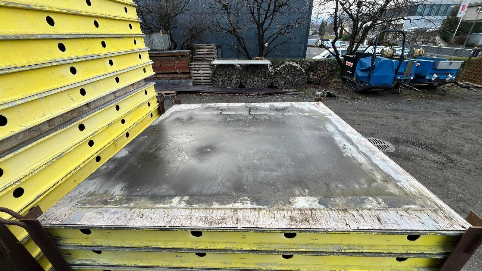 Profilati: Baumaterial / Alu Deckenschalung – Usato da Triesen venduto da in_Trisuna 1
