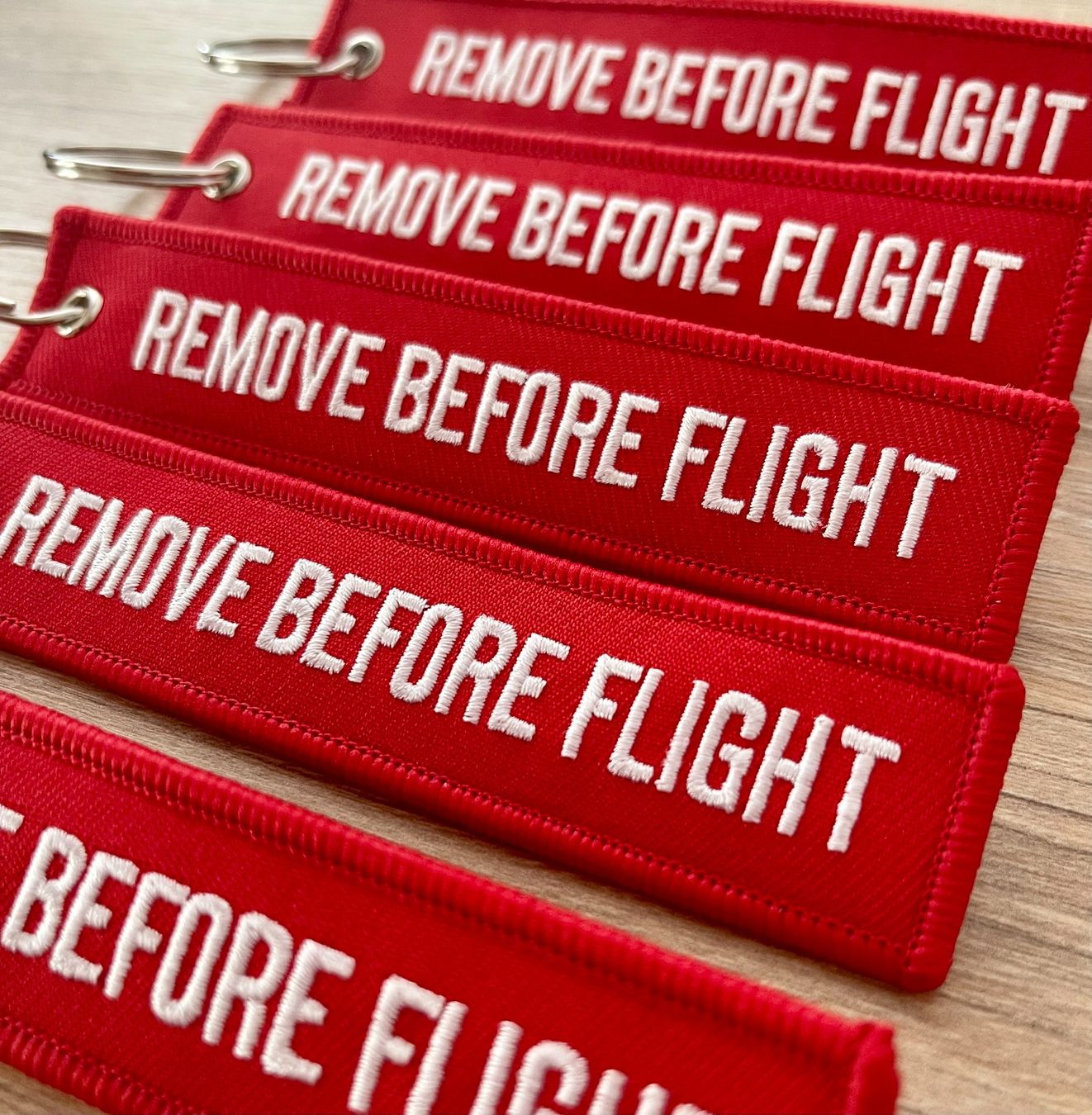 Portachiavi: 1 x Remove before flight tag Key chain Schlüsselanhänger – Nuovo e nell'imballaggio originale da Couvet venduto da Aura_aura 2
