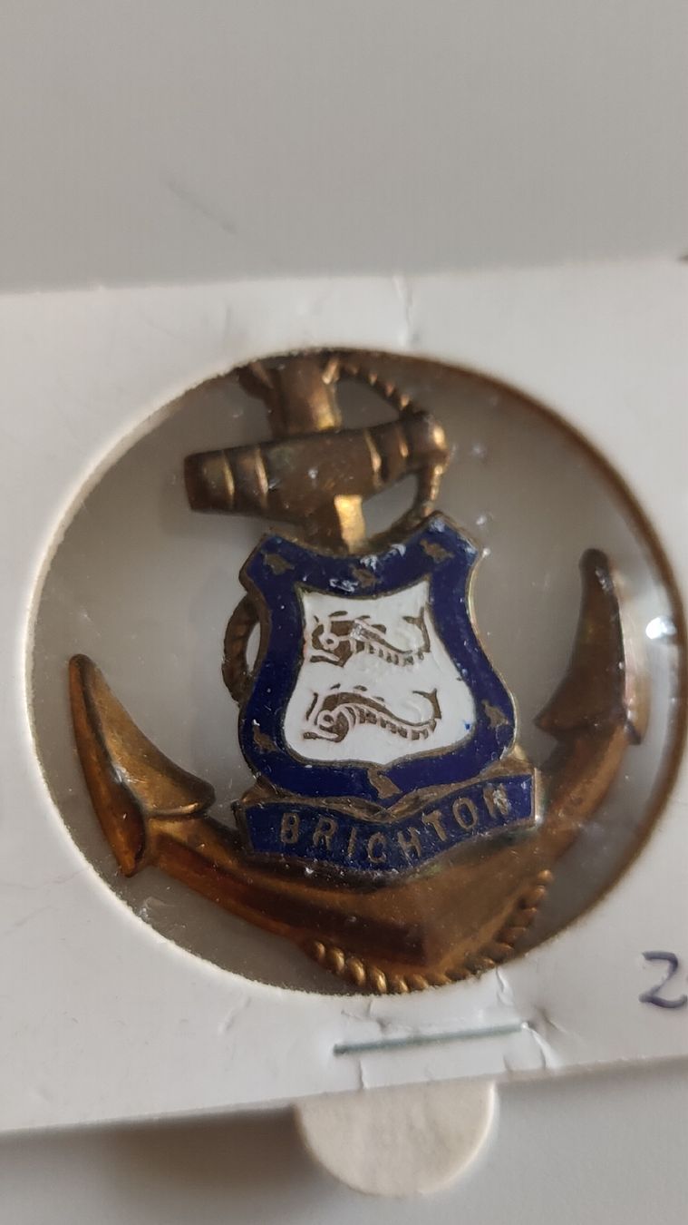Placchette & Badge: Altes Abzeichen Brichton (LP) – Usato da Neuenhof venduto da tap_mxt6