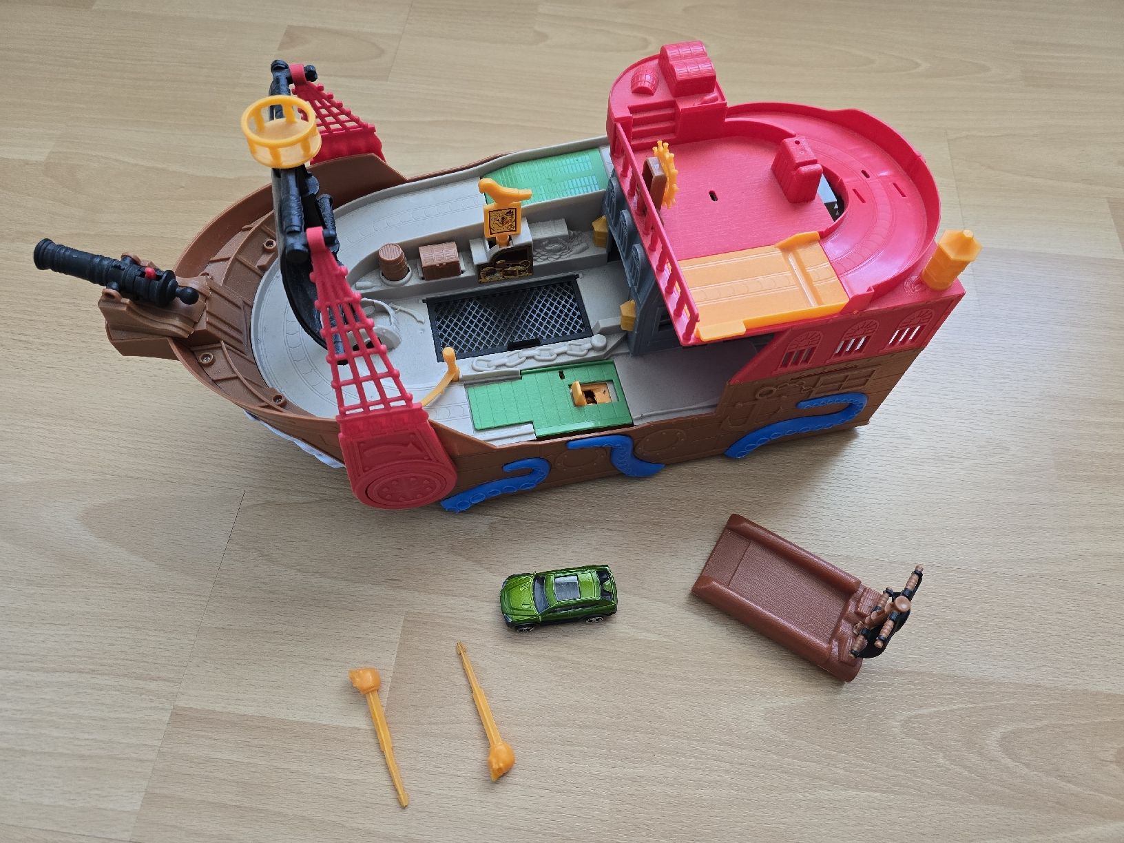 Dickie Toys Giocattoli: Dickie Toys Pirate Boat – Usato da Lostorf venduto da Venice16