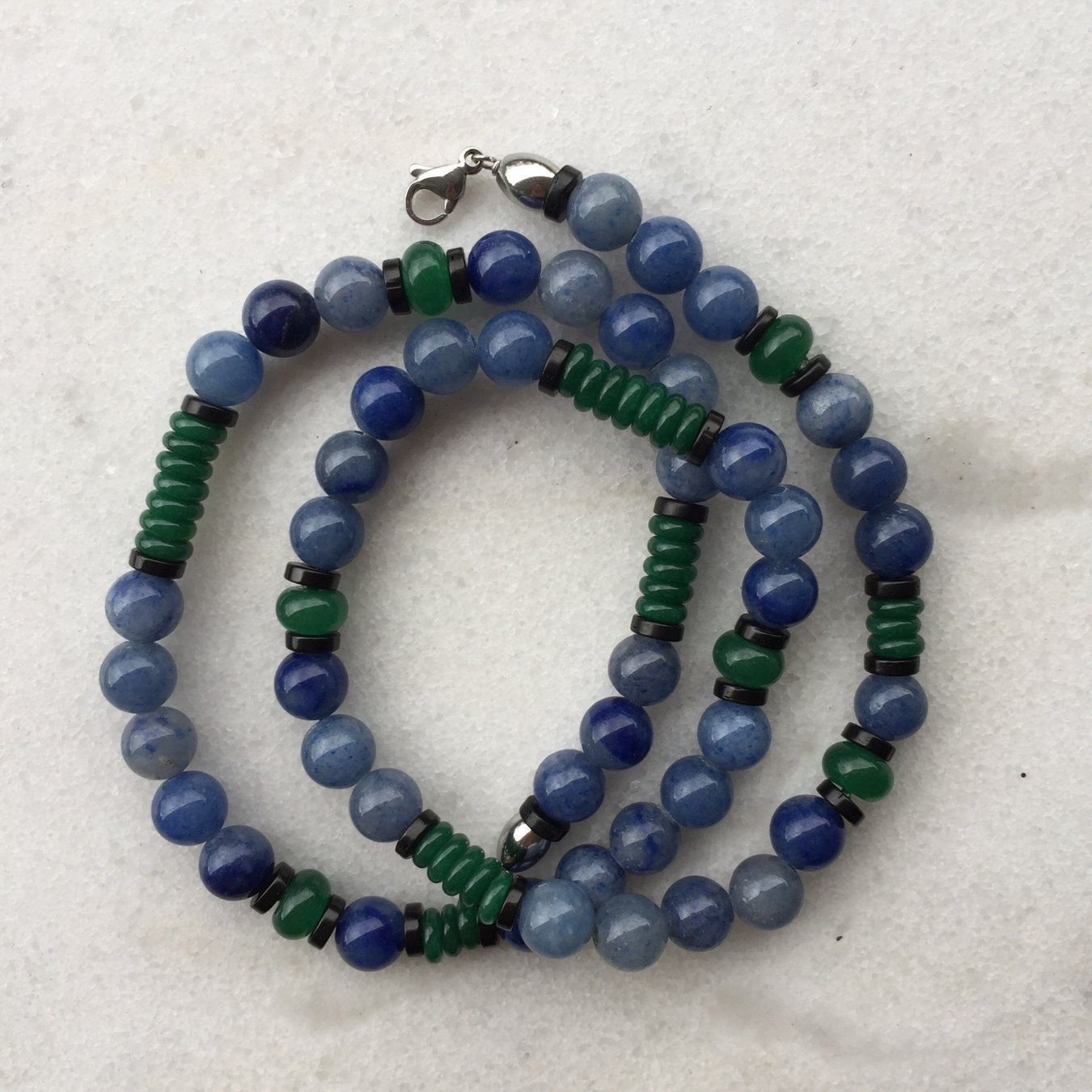 Catenine: Blaue Quarz Kette mit Jade – Nuovo e nell'imballaggio originale da Luzern venduto da Pegasus003