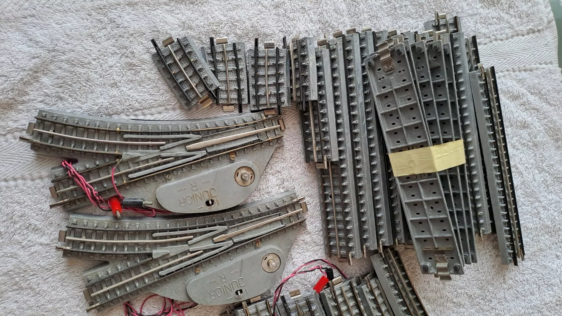 Modelleisenbahnen: Junior Schienen / 2 Weichen / 8 – Gebraucht aus Winterthur von Riebeli333 2
