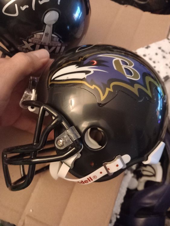 Lot d #39 objets dédicacés par l #39 équipe de football des Ravens (D #39 occasion