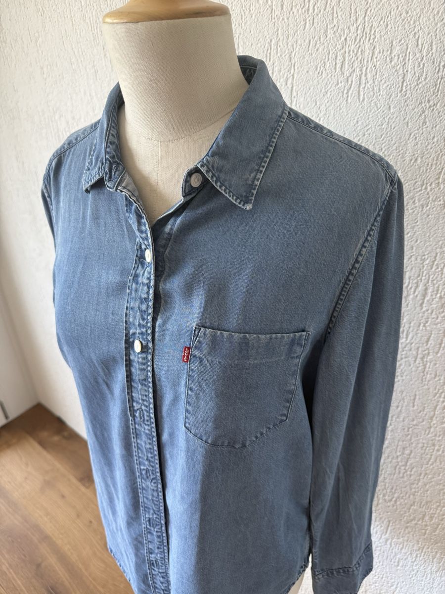 Levi's Camicette: Jeanshemd Levi's Damen Grösse M – Usato da Nidau venduto da Preloved_Nidau 2
