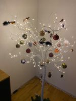 Weihnachtsbaum mit integrierten LED Lämpchen