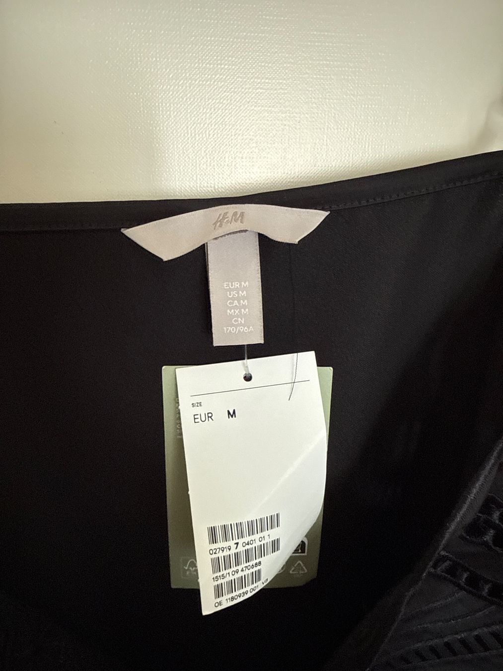 H&M Tops: Schwarz Top H&M EUR M – Neu und originalverpackt aus Horgen von linuxrp 2