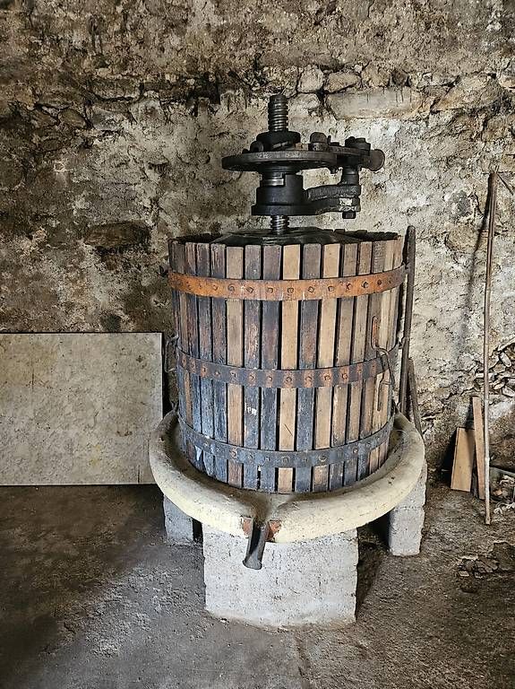 Skulpturen & Statuen: Torchio da uva antico in legno e ferro – Gebraucht aus Canobbio von rso_qlf8