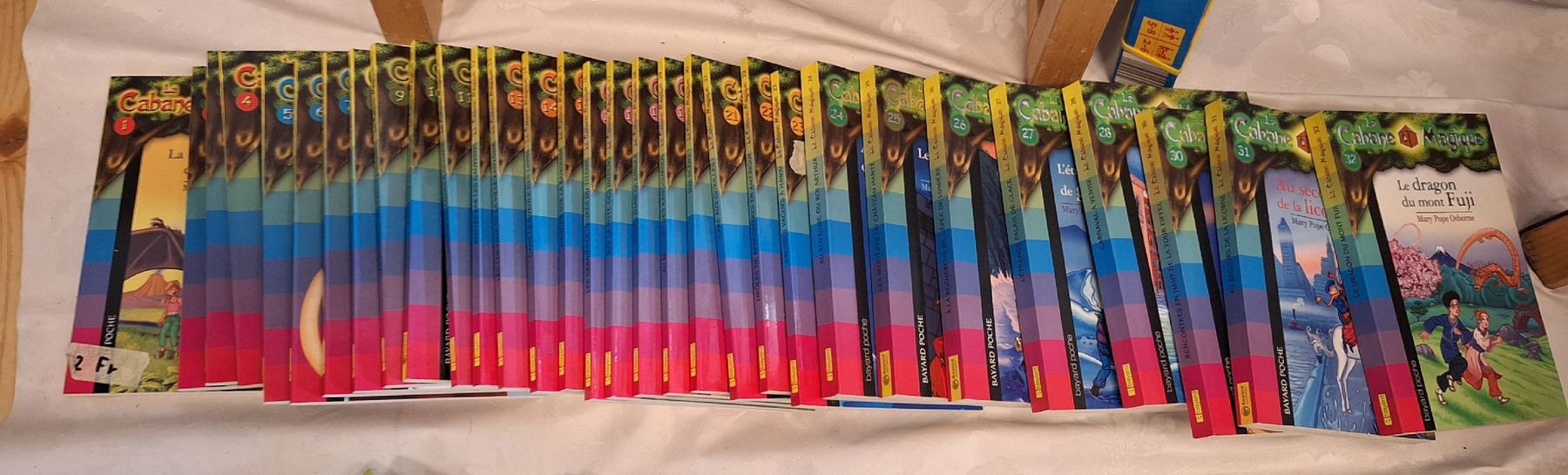 Bücher: La Cabane Magique - la collection: 1-32  – Gebraucht aus Fribourg von Ninitica