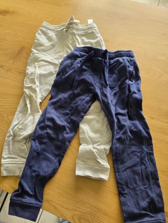 2 Trainerhosen Gr 104