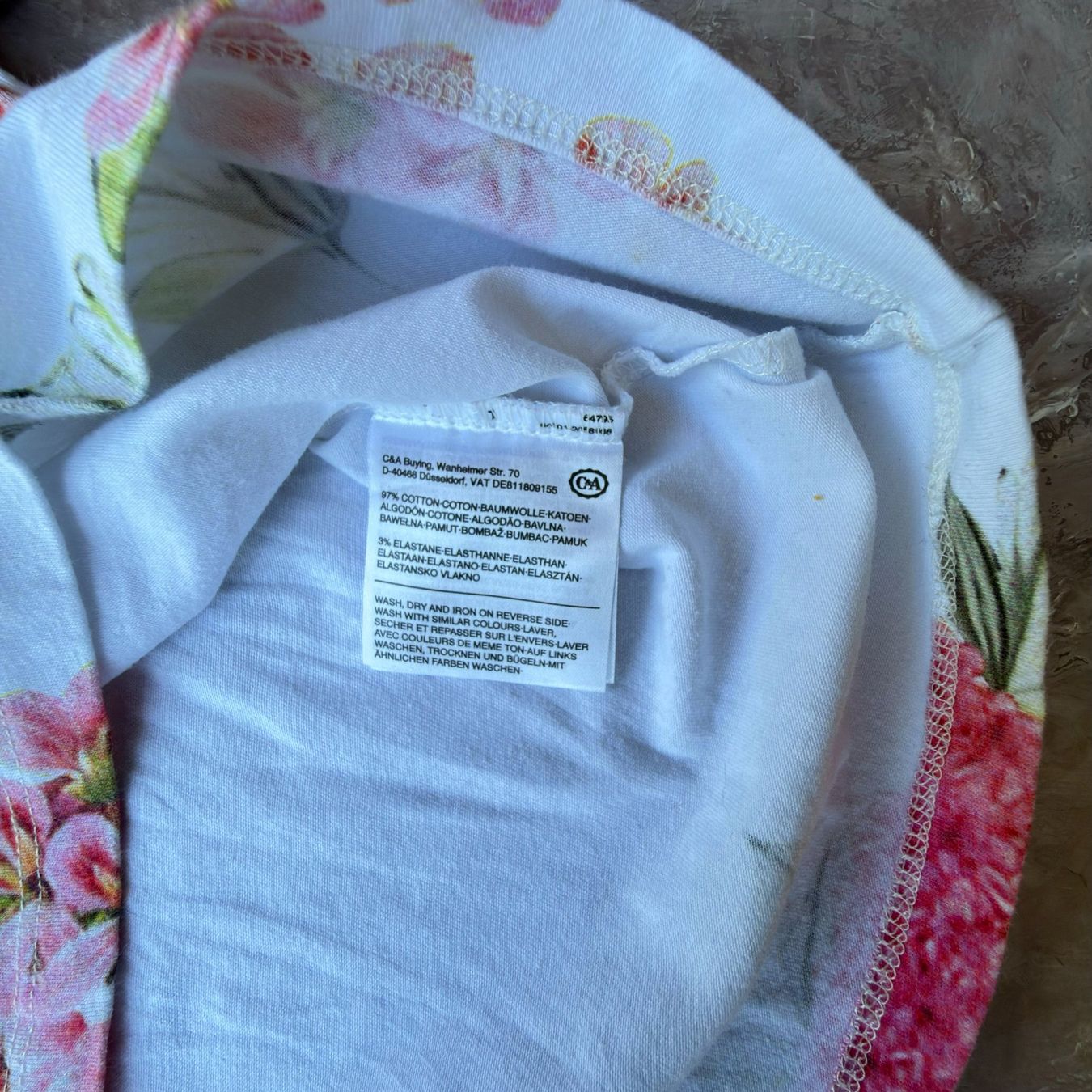 C&A T-shirt: T-shirt crop floral Clockhouse "Simplicity" – Usato da Thônex venduto da Suisse.Shopping 8