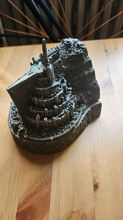Statuette: Minas Tirith Schatulle  – Usato da Bottmingen venduto da NoxTheDog