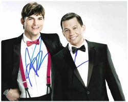 TWO AND A HALF MEN (Cast) - Grossfoto (20x25cm) signiert COA