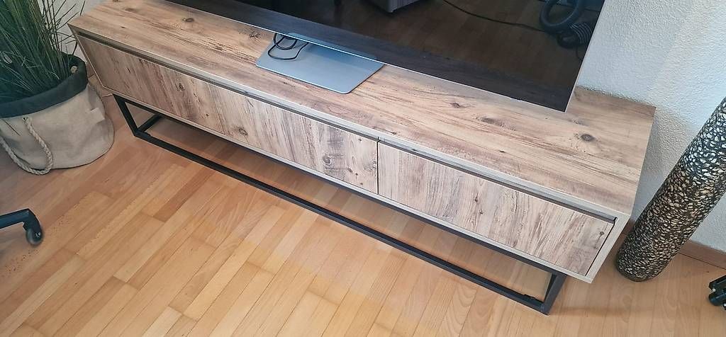 TV Möbel: Modernes TV-Sideboard in Holzoptik  180 cm – Gebraucht aus Balgach von Thatsboooo181 2