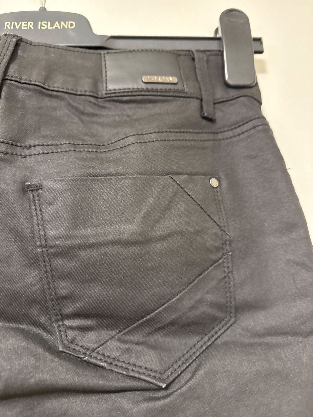 Morgan Gonne: Schwarzer Minirock von Morgan  Gr.34 – Usato da Schönenwerd venduto da d.chiara 3
