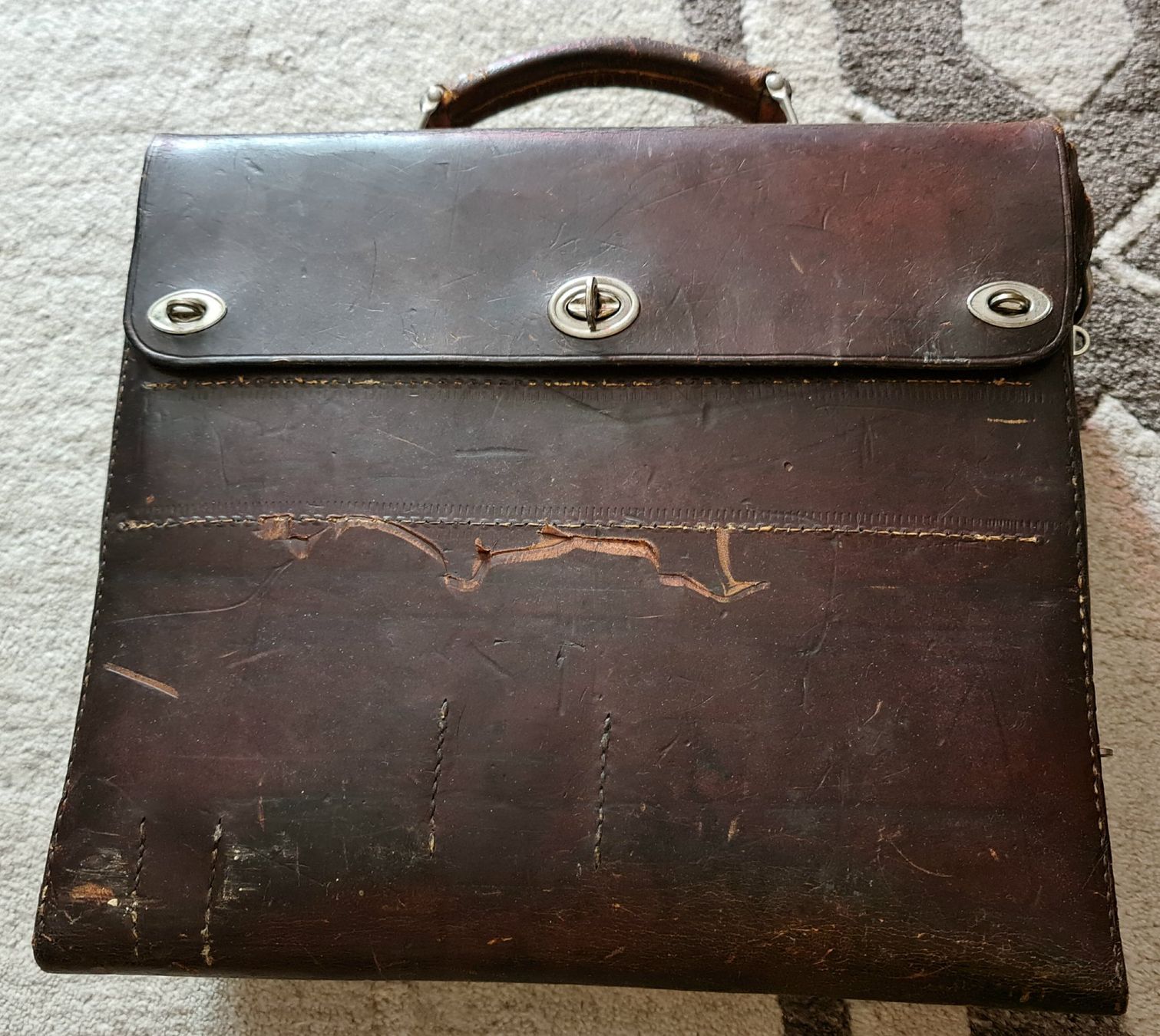 Valigie & Borse: Sacoche cuire vintage. – Usato da Cortaillod venduto da signep 2