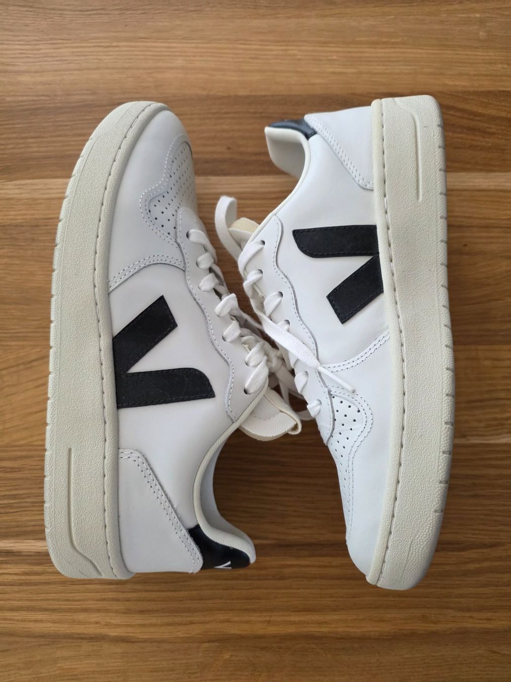 Veja Scarpe da donna: Sneaker V-10 Veja Gr.40 – Usato da Bösingen venduto da Kolja02 1