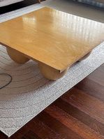 Couchtisch mit quadratischer Tischplatte in Holzoptik