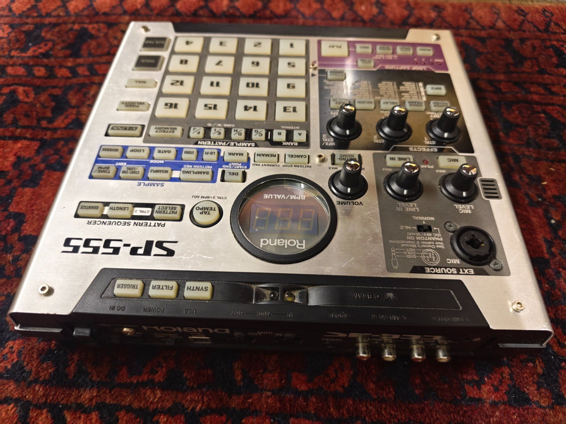 Strumenti musicali: Roland SP-555 (Sampler) – Usato da Neuchâtel venduto da Salseroni 2