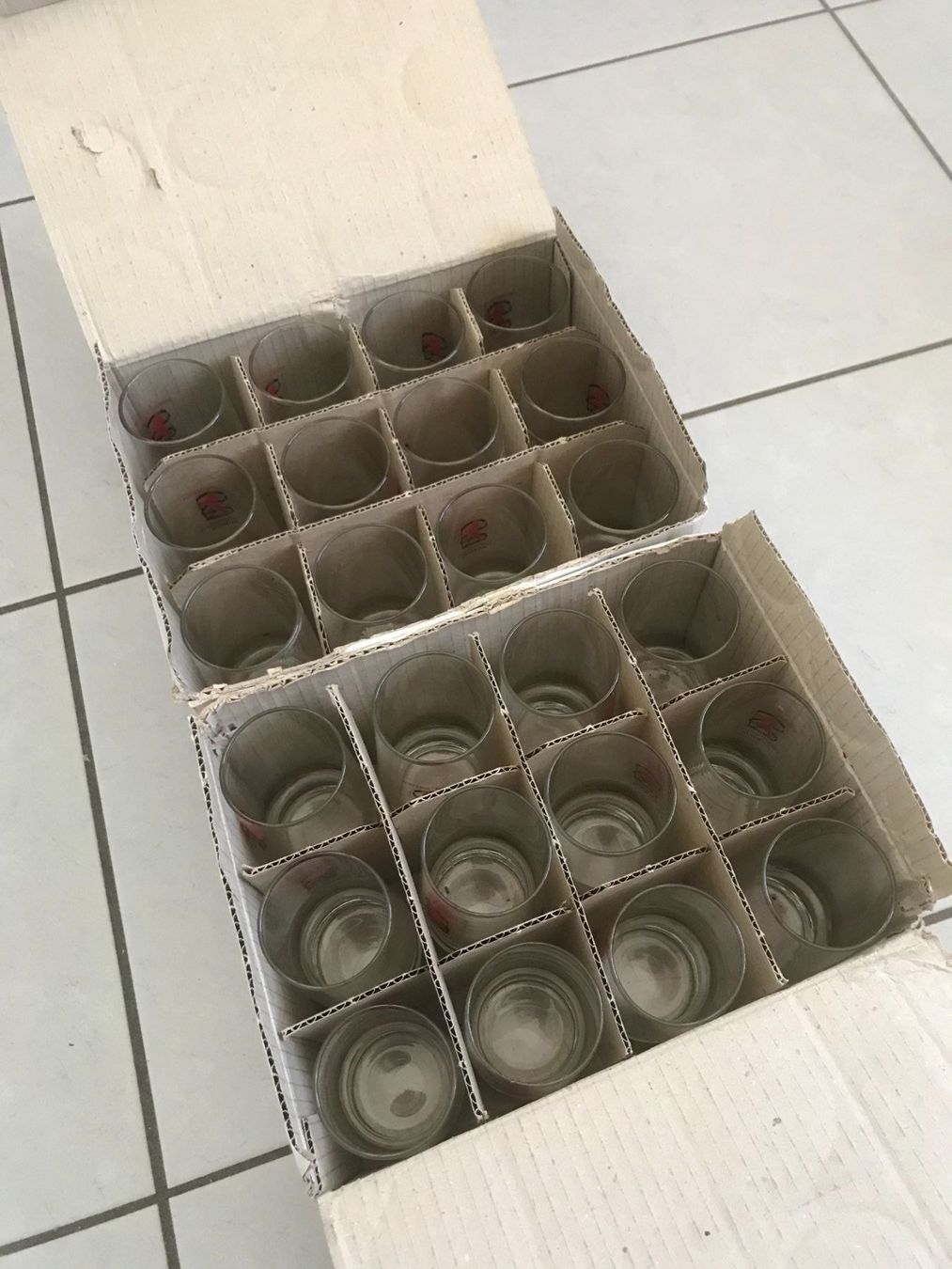Verres: Biergläser – Neuf avec emballage d'origine à Oberdorf BL par Bildschirmschoner