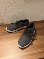Sneaker grau weisse Sohle neuwertiger Zustand