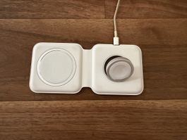 Apple MagSafe Duo Charger Ladegerät weiss guter Zustand