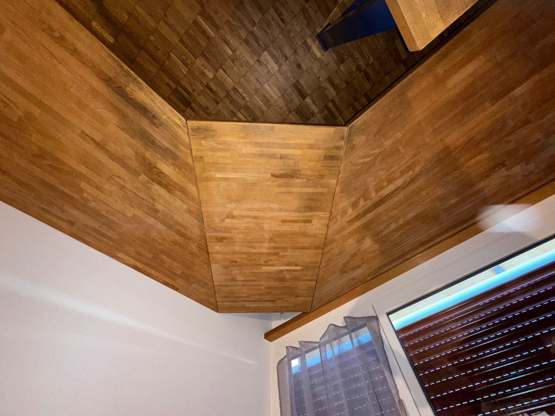 Tables: Maßgefertigter L-förmiger Ecktisch aus Holz – D'occasion à Nürensdorf par mar_bgs6 5