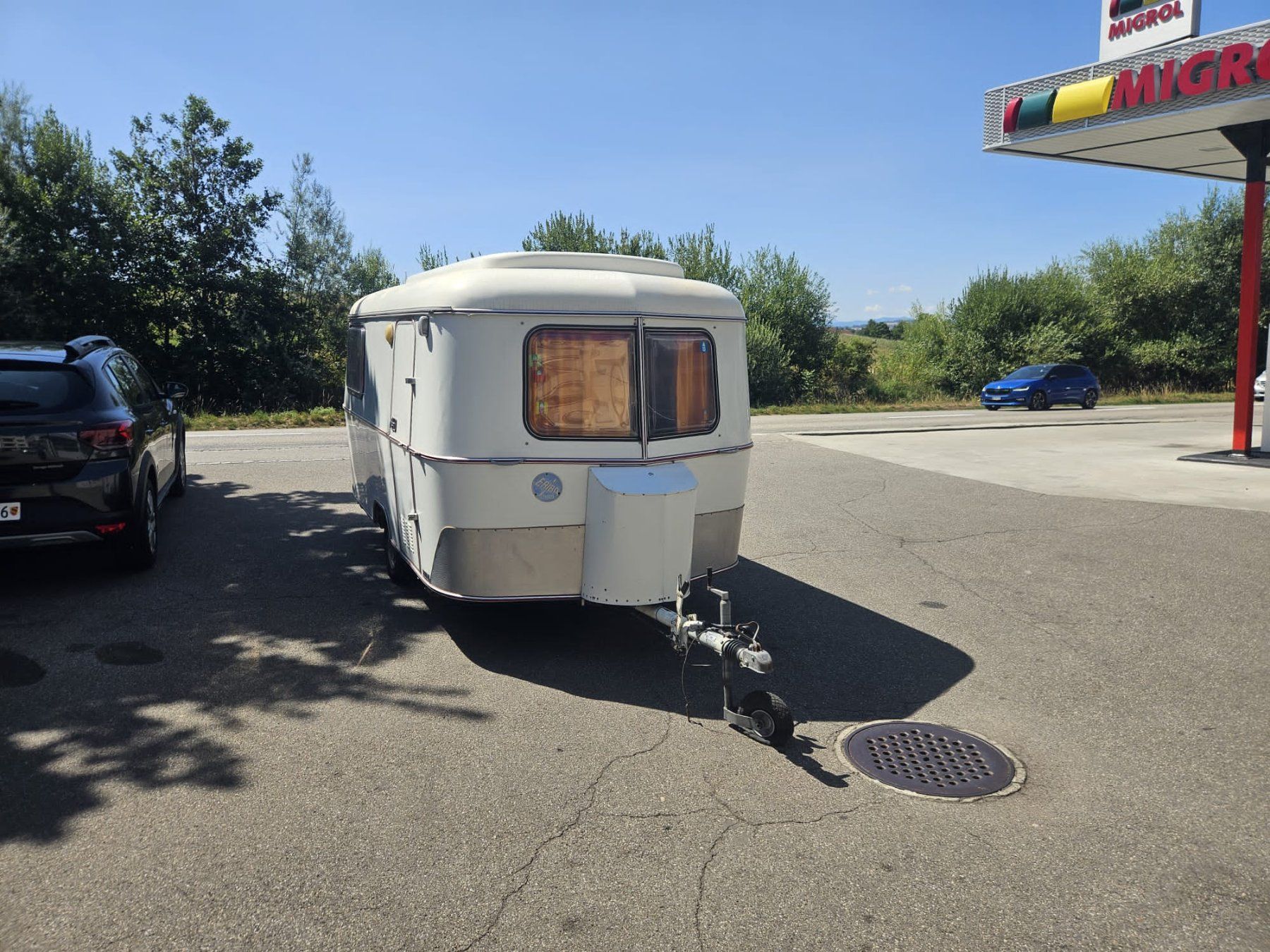 Eriba Veicoli da campeggio: Oldtimer Wohnwagen Scheunenfund Hymer Eriba Triton – Usato da Worb venduto da toyosuisse 3