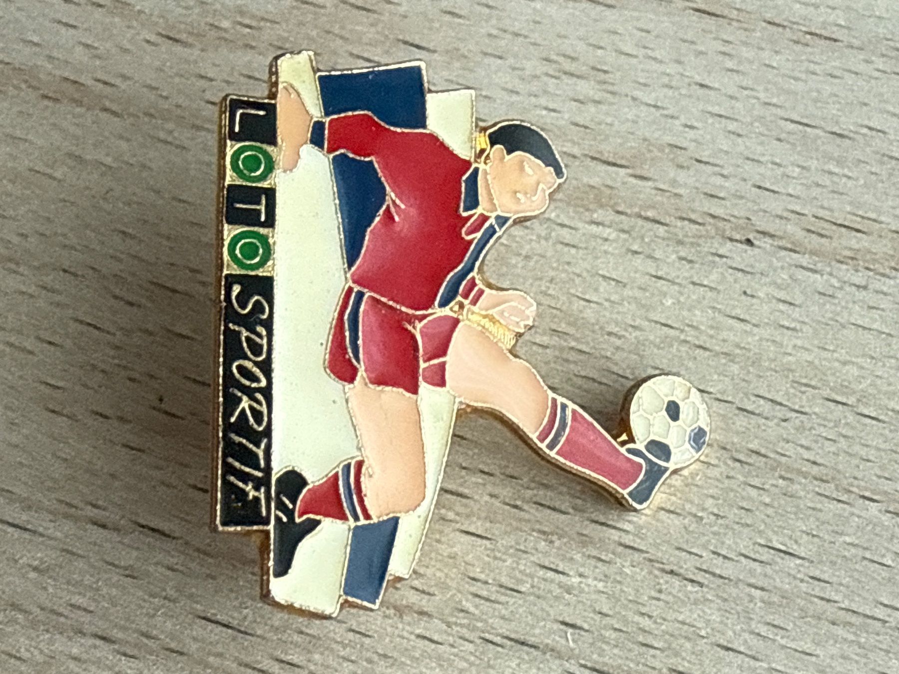 Placchette & Badge: Pin LOTTO SPORTIF – Usato da Glattbrugg venduto da Schweigmatt