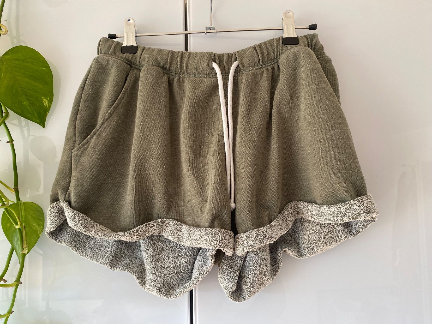 Pantaloni: Shorts im Relaxed Fit – Usato da Zürich venduto da missmodernage