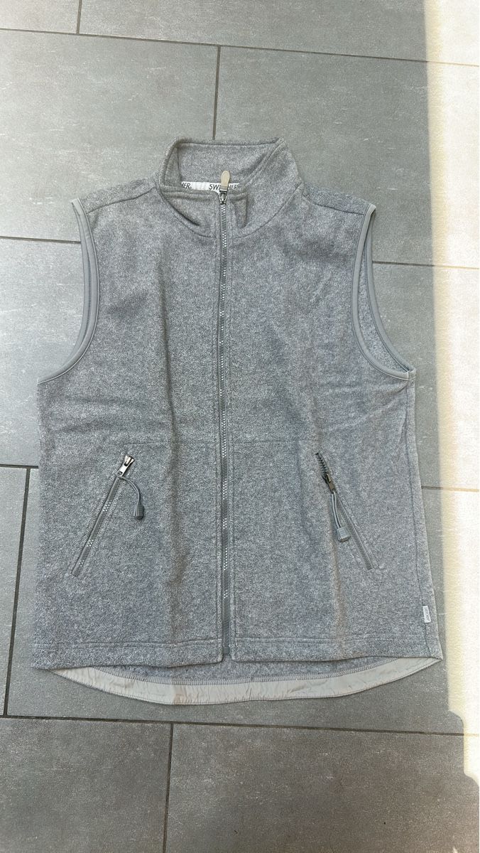 Gilets & Westen: Gilet, Grösse M – Gebraucht aus Iseltwald von Waldisch