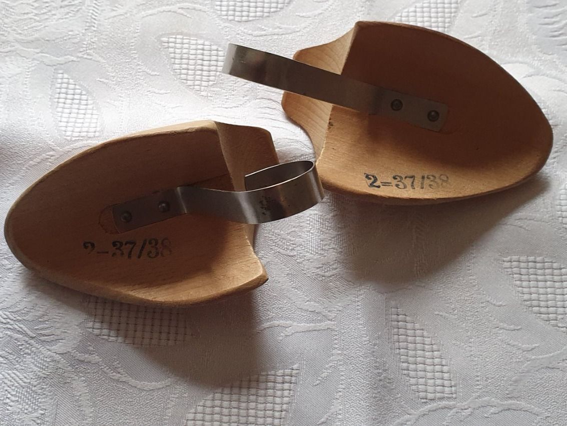 Scarpe da uomo: Kleines Schuhspanner Paar – Usato da Läufelfingen venduto da jac_vp95 1