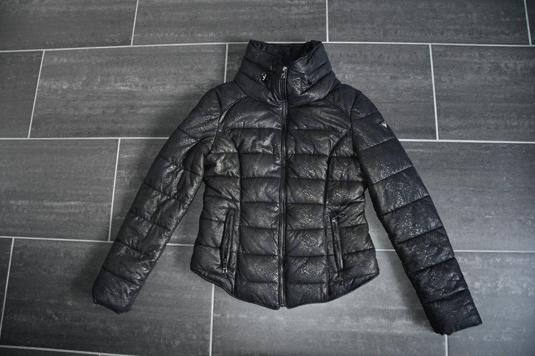 Giacche: Steppjacke, Guess, Gr M, NEU – Nuovo e nell'imballaggio originale da Sins venduto da dsto