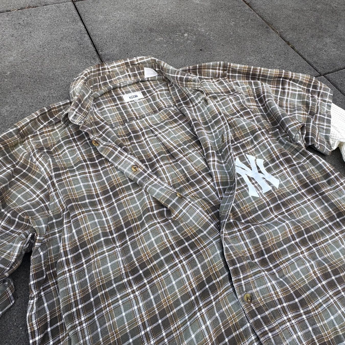 Camicie: Yankees custom checkered longsleeve chemise Hemd – Usato da St. Gallen venduto da sourced_limited 4