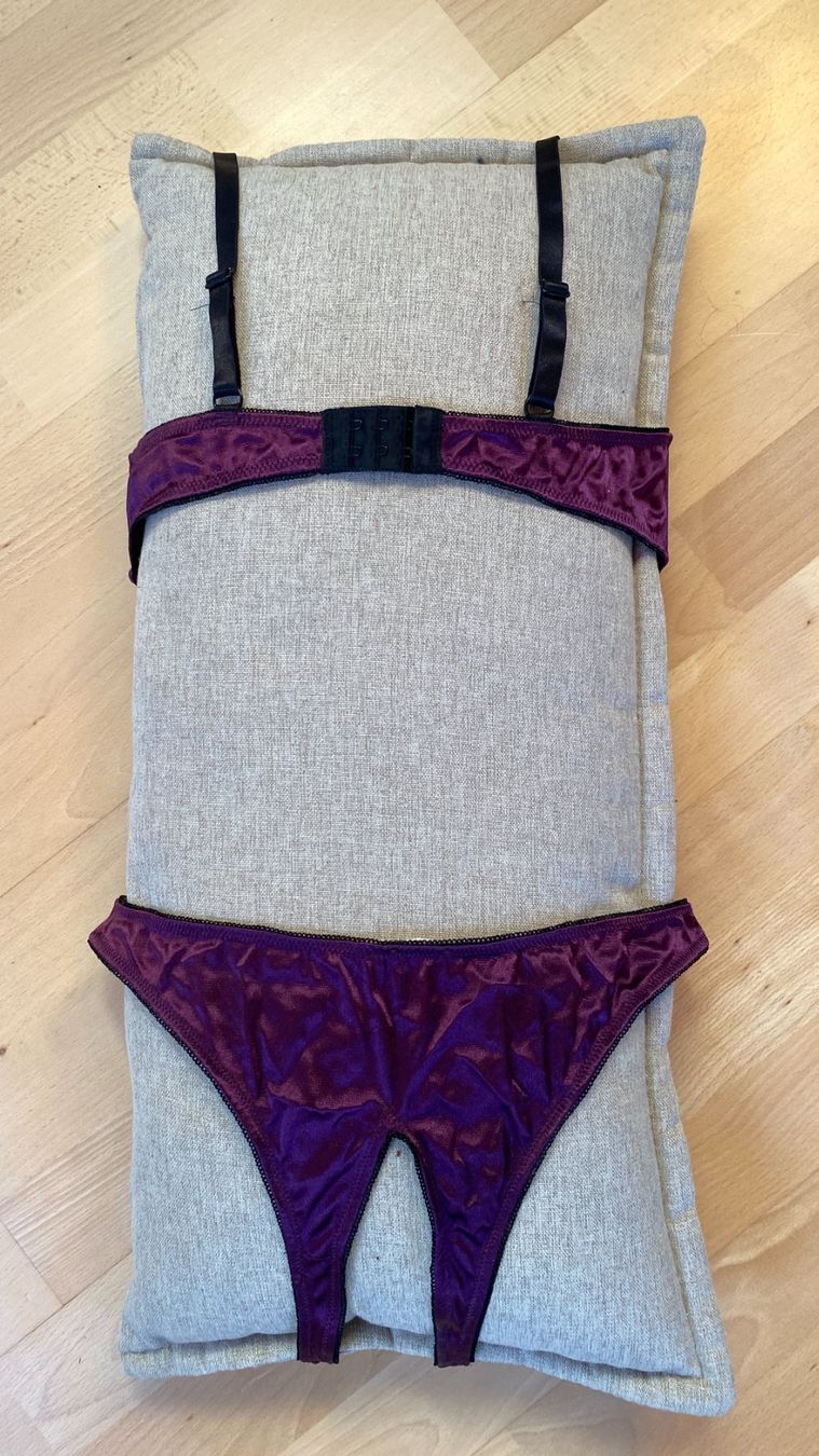 Altra biancheria intima: Dessous Set violett schwarz mit Spitze gebraucht – Usato da Nänikon venduto da Cfrog 2