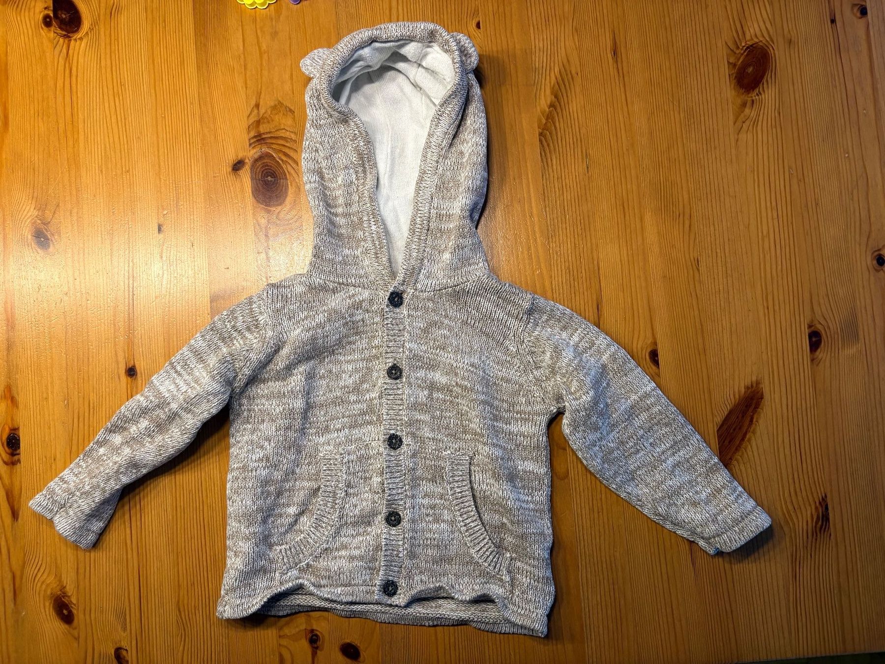Lupilu Maglioni & Felpe: Lupilu Strickjacke mit Kapuze, Grösse 74/80 – Usato da Zollikon venduto da Xblanka