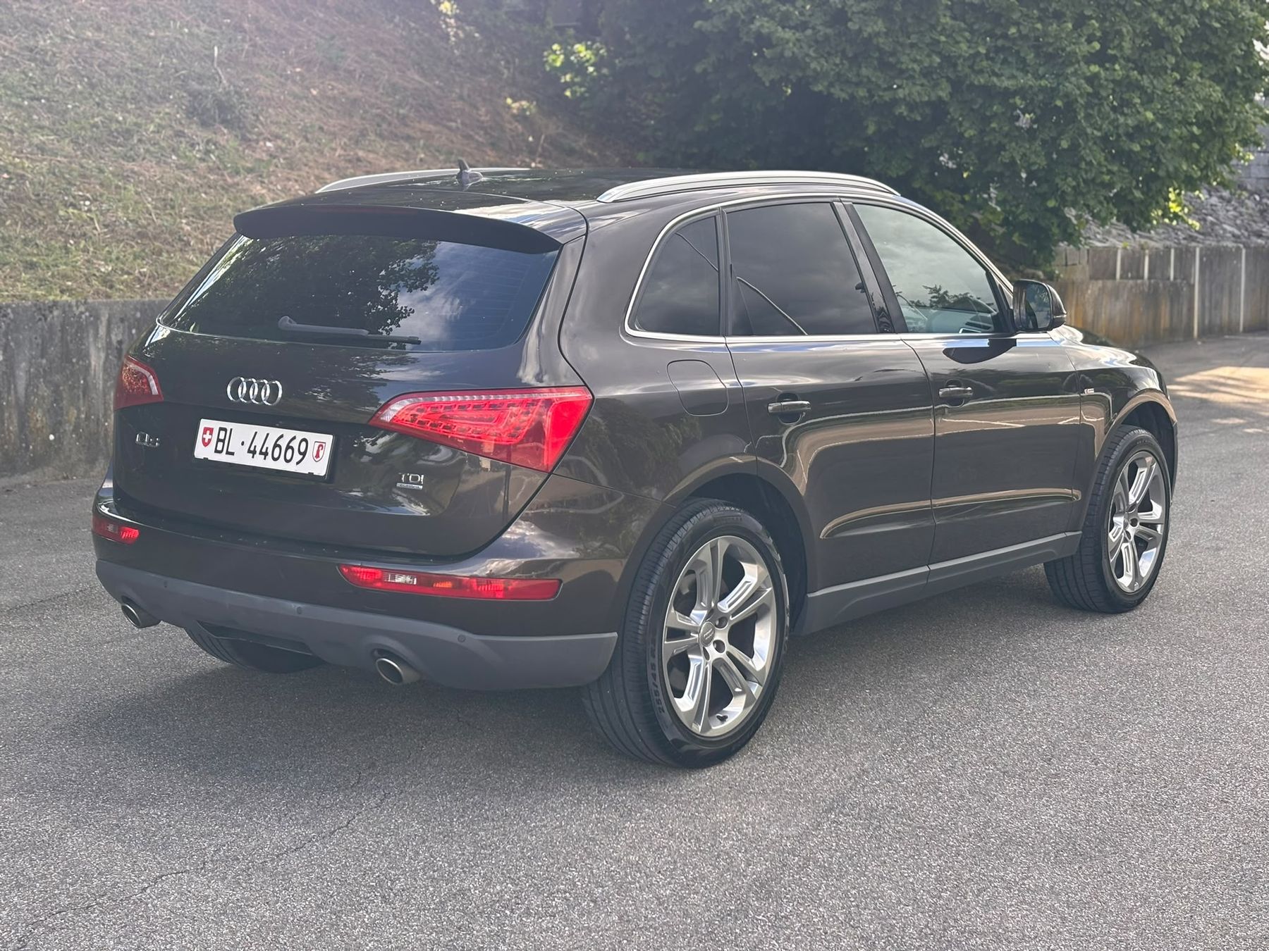Audi Autos: Audi Q5 3.0tdi Ab mfk Automat – Gebraucht aus Liestal von Ferid79 2